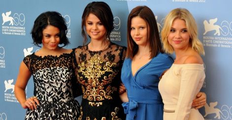-festiva-vanessa-hudgens-selena-gomez-ashley-benson-james-franco-090502.jpg -festiva-vanessa-hudgens-selena-gomez-ashley-benson-james-franco-090502.jpg